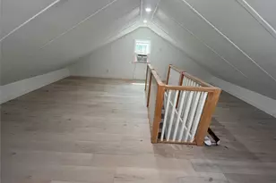 114-28 208th St, Cambria Heights, NY 11411 - Photo 16