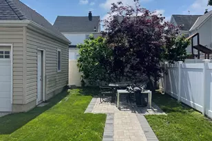 114-28 208th St, Cambria Heights, NY 11411 - Photo 10