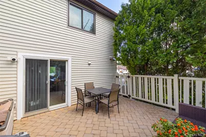 40 Raily Ct, New York, NY 10312 - Photo 24