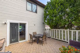 40 Raily Ct, New York, NY 10312 - Photo 24