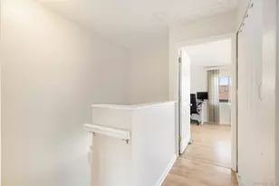 40 Raily Ct, New York, NY 10312 - Photo 16