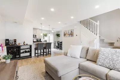 40 Raily Ct, New York, NY 10312 - Photo 4