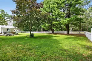 49 Country Rd, Medford, NY 11763 - Photo 24