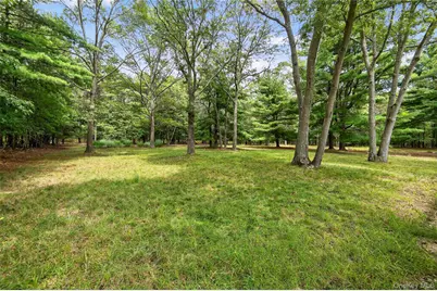 49 Country Road, Medford, NY 11763 - Photo 28