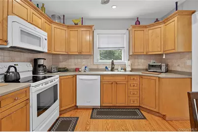 49 Country Road, Medford, NY 11763 - Photo 14