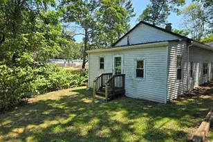 29 Bell Ave, Aquebogue, NY 11931 - Photo 16