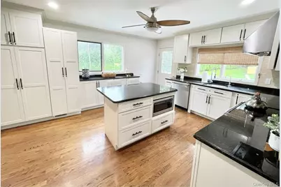 51 Cheviot, Southampton, NY 11968 - Photo 2