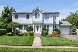 27 Beverly Rd, Farmingdale, NY 11735 - Photo 2