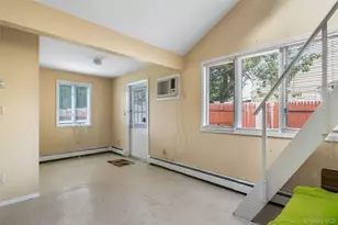 27 Beverly Rd, Farmingdale, NY 11735 - Photo 14