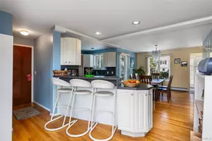 27 Beverly Rd, Farmingdale, NY 11735 - Photo 12