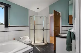 27 Beverly Rd, Farmingdale, NY 11735 - Photo 20