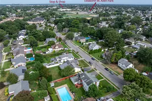 27 Beverly Rd, Farmingdale, NY 11735 - Photo 40