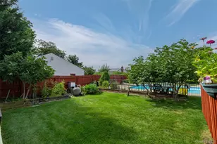 27 Beverly Rd, Farmingdale, NY 11735 - Photo 28