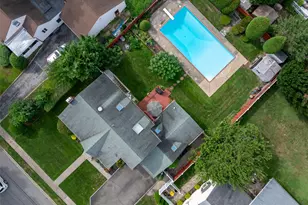 27 Beverly Rd, Farmingdale, NY 11735 - Photo 36