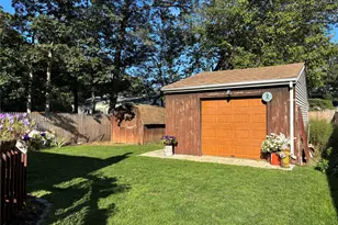 1529 Carl Ave, Holbrook, NY 11741 - Photo 22