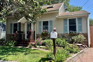 1529 Carl Ave, Holbrook, NY 11741 - Photo 2