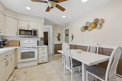 7 Mark Lane, Farmingville, NY 11738 - Photo 6