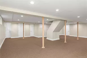 1983 Dutch Broadway, Elmont, NY 11003 - Photo 16