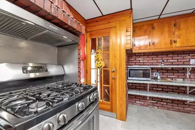 154 Park Avenue, Williston Park, NY 11596 - Photo 10