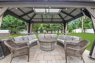 308 Sunset Blvd, Massapequa, NY 11758 - Photo 2