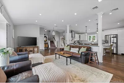 308 Sunset Boulevard, Massapequa, NY 11758 - Photo 18