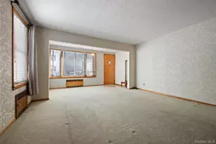 72-14 72nd Pl, Glendale, NY 11385 - Photo 8