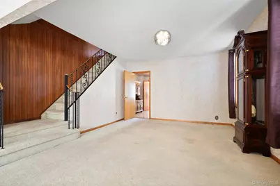 7214 72 Place, Glendale, NY 11385 - Photo 4