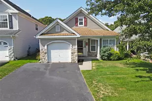 11 Ethan Cir, Middle Island, NY 11953 - Photo 2