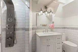 4 Marisa Ct, Bronx, NY 10465 - Photo 20