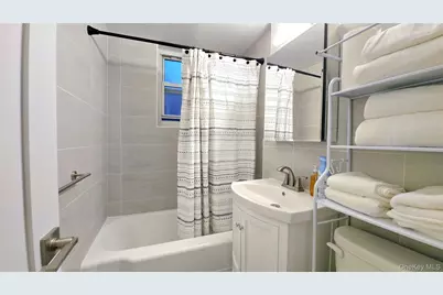 220 Pelham Road #3L, New Rochelle, NY 10805 - Photo 12