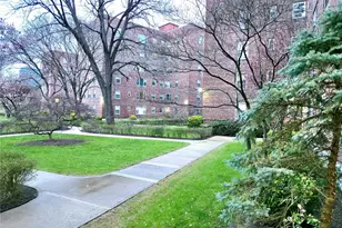 220 Pelham Rd, New Rochelle, NY 10805 - Photo 6