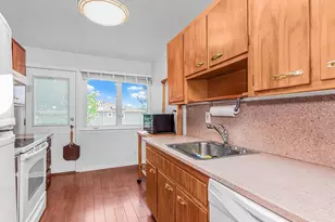 8 Gerri Ln, Yonkers, NY 10703 - Photo 6