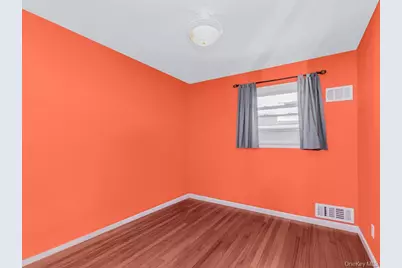 8 Gerri Lane, Yonkers, NY 10703 - Photo 14