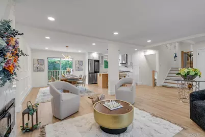 2001 Wellington Court, Westbury, NY 11590 - Photo 4