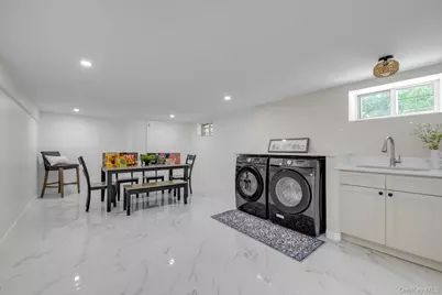 2001 Wellington Court, Westbury, NY 11590 - Photo 18