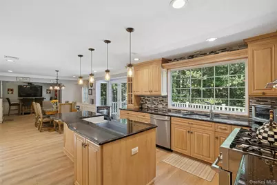 6 Hilltop Drive, Syosset, NY 11791 - Photo 12