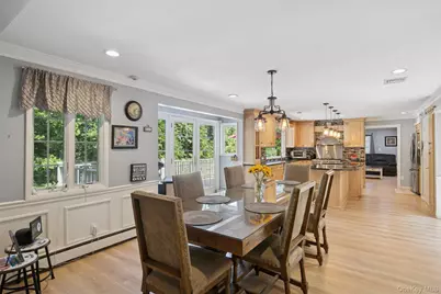 6 Hilltop Drive, Syosset, NY 11791 - Photo 18