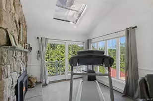 6 Hilltop Dr, Syosset, NY 11791 - Photo 34