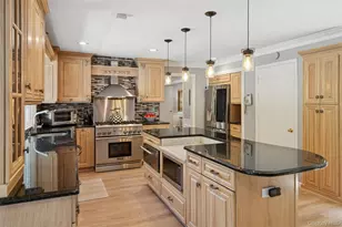 6 Hilltop Dr, Syosset, NY 11791 - Photo 14