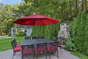 6 Hilltop Dr, Syosset, NY 11791 - Photo 44