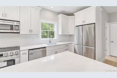 5B Fanning Avenue, Hampton Bays, NY 11946 - Photo 12