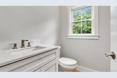 5B Fanning Avenue, Hampton Bays, NY 11946 - Photo 18