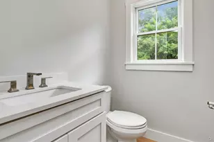 5 B Fanning Ave, Hampton Bays, NY 11946 - Photo 18