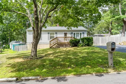 161 Shinnecock Avenue, Mastic, NY 11950 - Photo 4