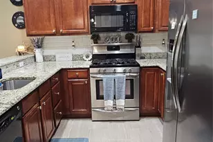 19 Virginia Pine Ln, Bay Shore, NY 11706 - Photo 10