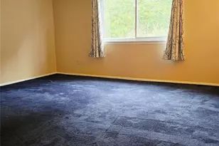 198 Pointe Cir N, Coram, NY 11727 - Photo 14