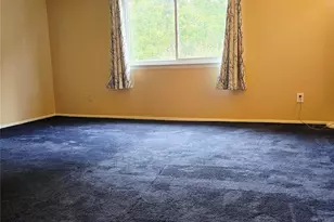 198 Pointe Cir N, Coram, NY 11727 - Photo 10