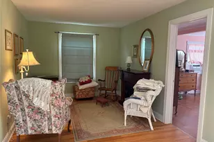 184 Mt Vernon Ave, Medford, NY 11763 - Photo 8