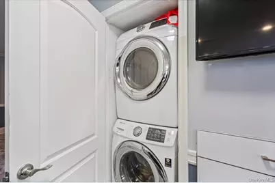 215-29 23rd Avenue #TH4, Bayside, NY 11360 - Photo 8