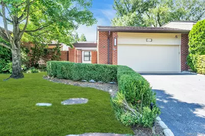 211 Hornbill Drive, Manhasset, NY 11030 - Photo 2